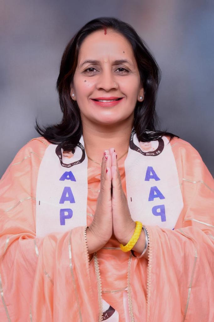 Premlata protests against the statement of BJP Minister Vijay Shah and Deputy Chief Minister Jagdish Devda on the Army and Colonel Sofia Qureshi.